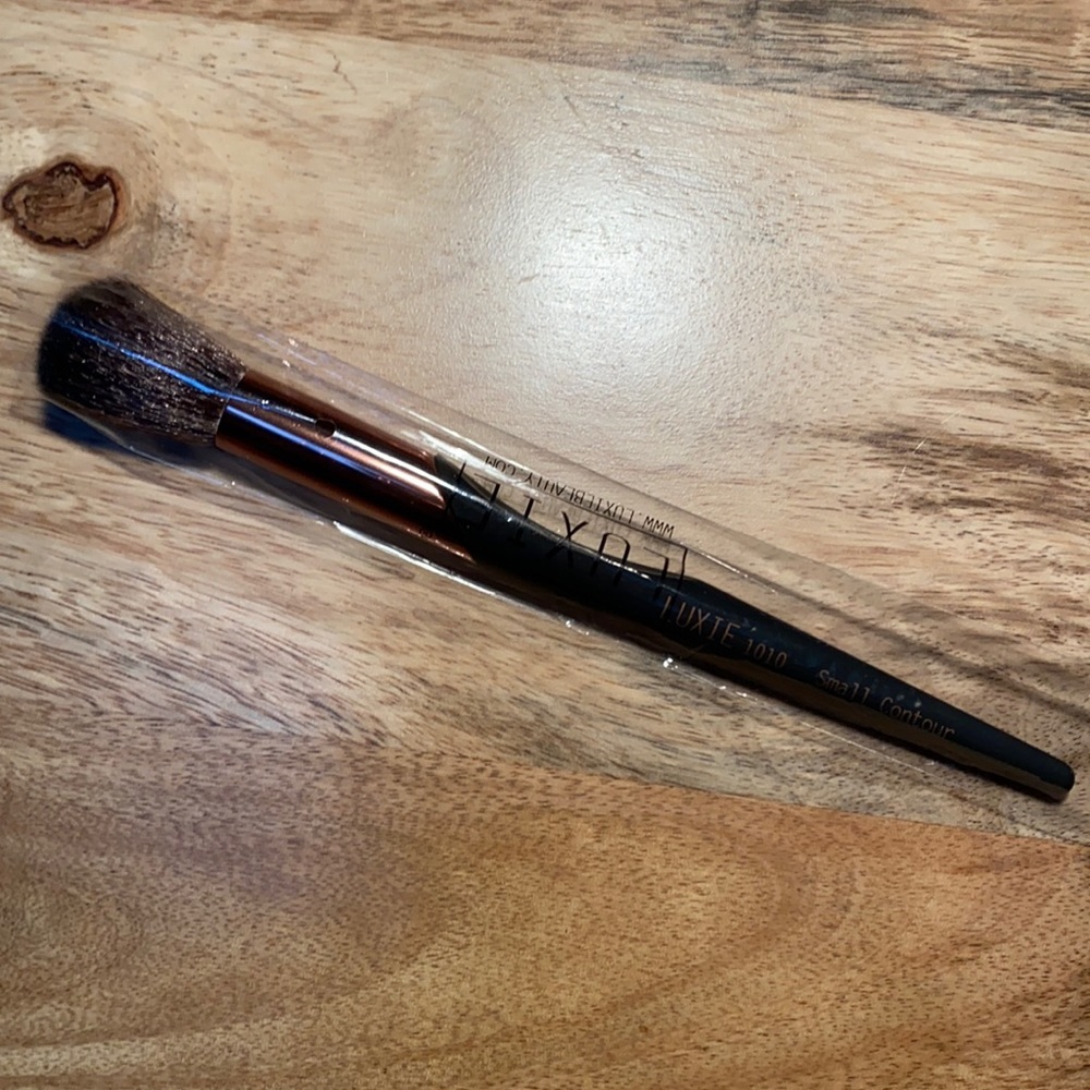 LUXIE BEAUTY | 1010 Small Contour brush